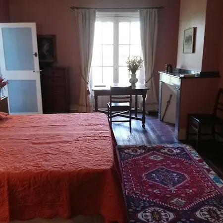 Chateau De Foncoussieres Bed and breakfast *